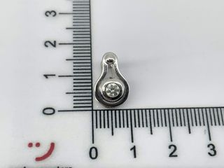 colgante oro 18k con piedra con diamante