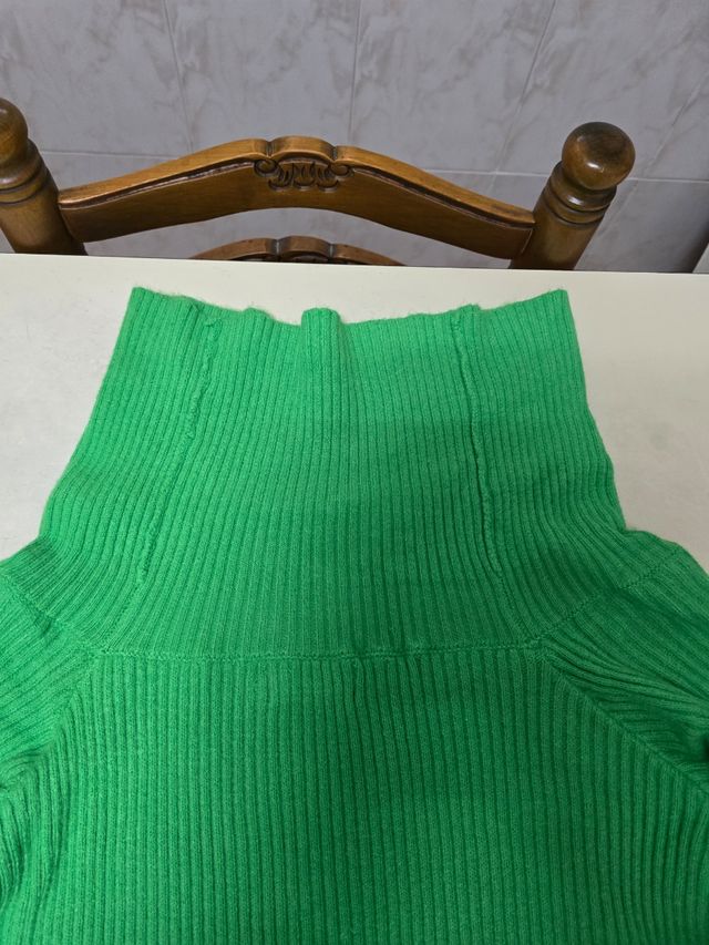 3 Jerséis cuello alto: blanco, negro, verde