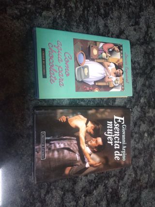 Libros: Como Agua para Chocolate & Esencia de Muje