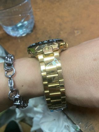 Reloj mecánico dorado