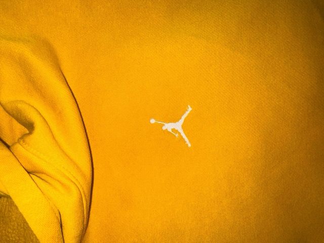 Sudadera Jordan amarilla
