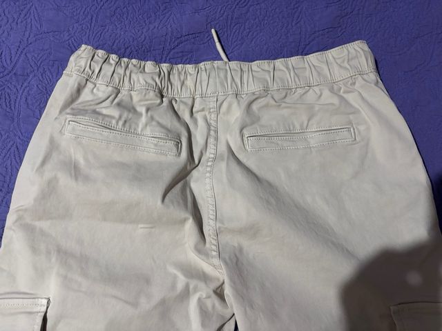 Pantalones cargo Bershka beige SIN ESTRENAR