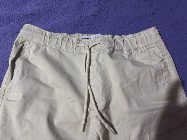 Pantalones cargo Bershka beige SIN ESTRENAR