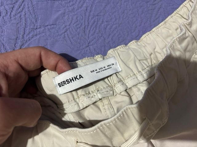 Pantalones cargo Bershka beige SIN ESTRENAR