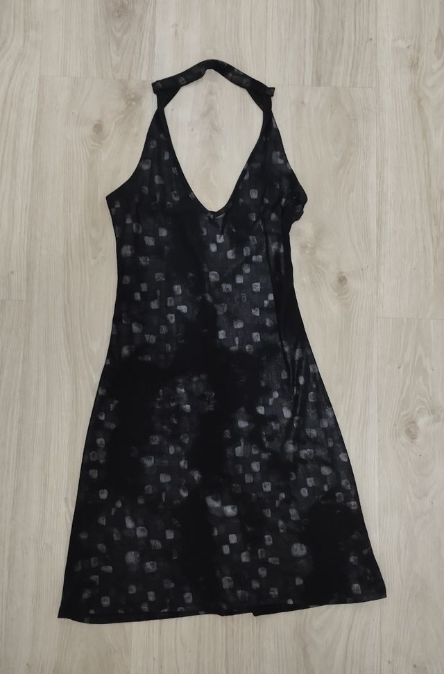 Vestido negro atado al cuello halter de Zara