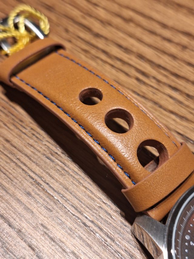 Reloj INVICTA 30916, correa cuero camel