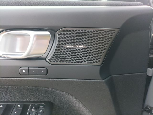 VOLVO XC40 2.0 B3 PLUS DARK AUTO 163 5P