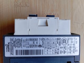 Contactor Telemecanique LC1D18  32A 400v