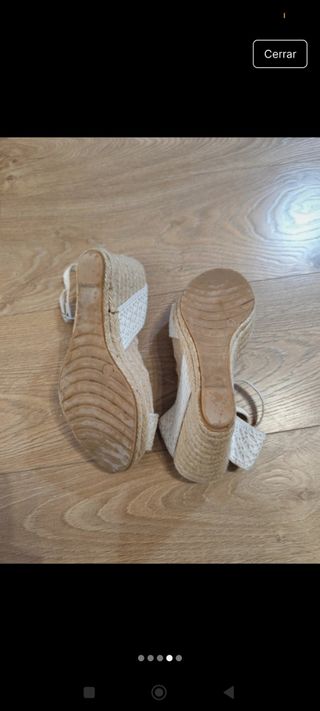 Zapatos cuña beige y blanco