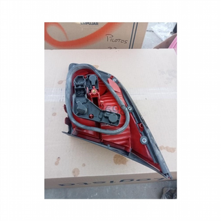 Piloto trasero izquierdo Renault Vel Satis