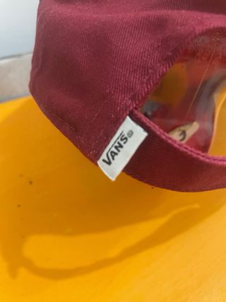 Cappellino Vans rosso e bianco