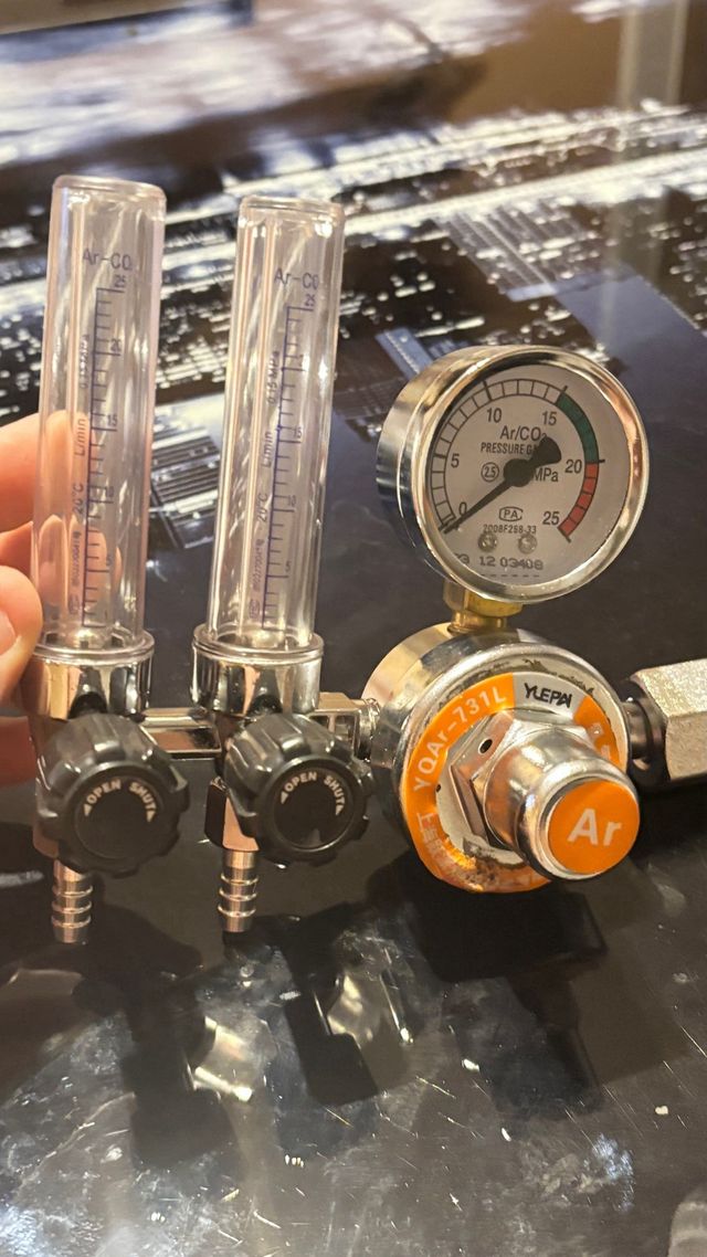 Regulador de gases Ar/CO2