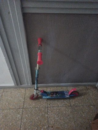 Patinete infantil Frozen