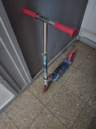 Patinete infantil Frozen