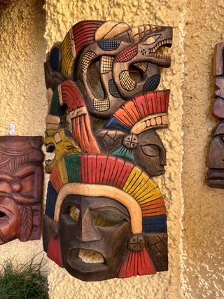 Máscaras Aztecas Talladas a Mano