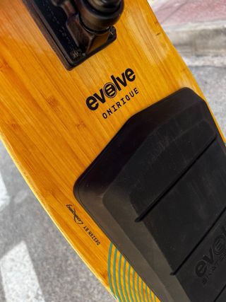 Evolve Onirique x Loaded: Skate Eléctrico