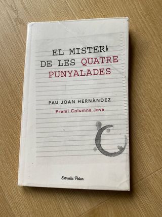 El misteri de les quatre punyalades: Premi Colu...