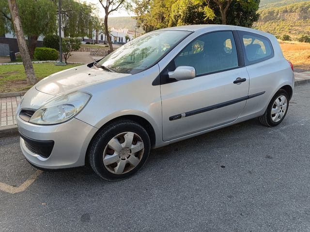 Renault Clio 1.5 CDI diesel 