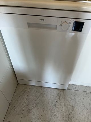 Lavadora Beko y lavavajillas
