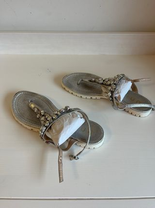 Sandalias plateadas UNISA - talla 39