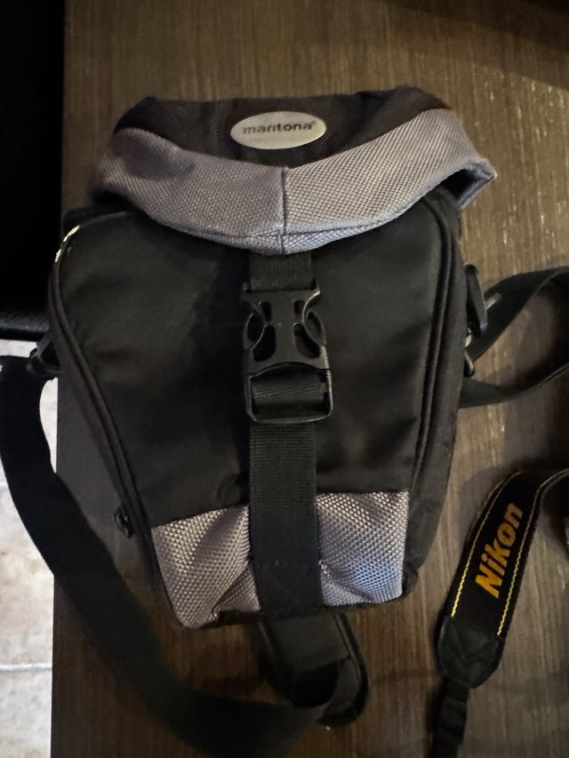 Nikon D3100 + 2 objetivos + funda