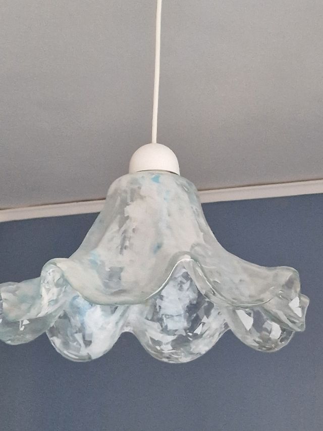 Lampada sospesa in vetro bianco-azzurro chiaro