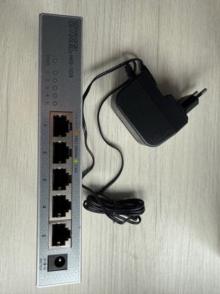 Switch Zyxel MG-105 con 5 puertos de 2.5Gbps