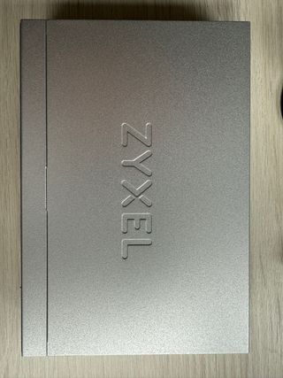 Switch Zyxel MG-105 con 5 puertos de 2.5Gbps