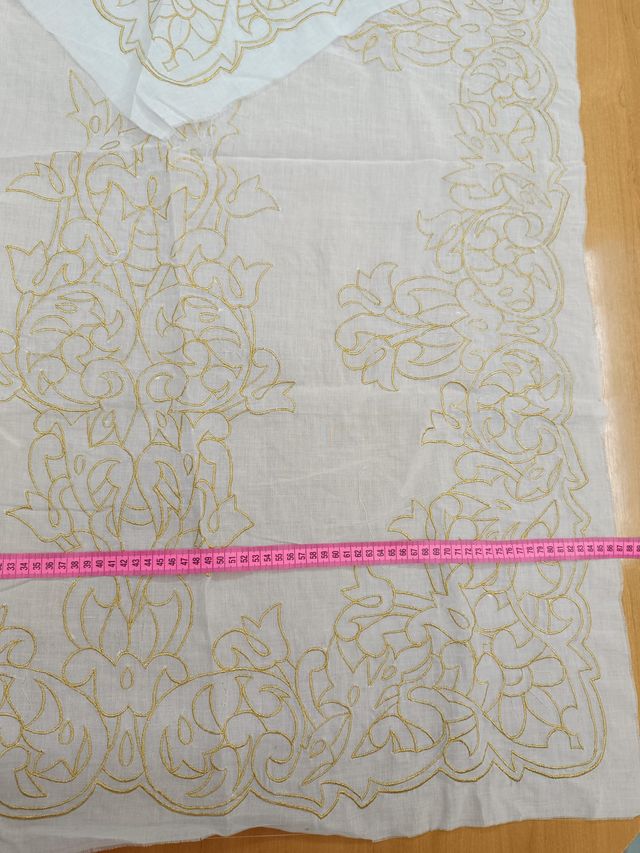 Manteleta batista blanca para RECORTAR oro sin len