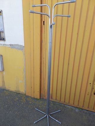 Perchero metálico 170x53 cm