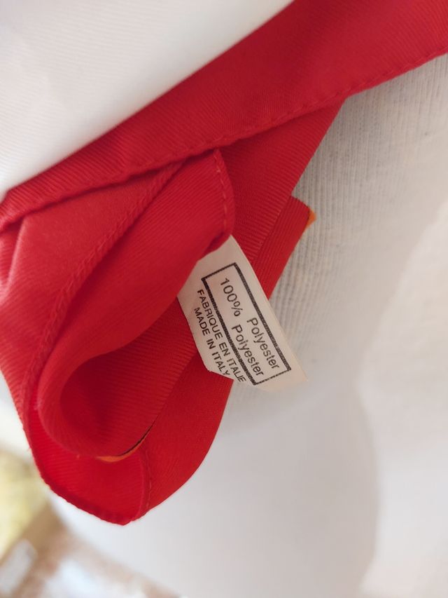 Pañuelo CHEN YU - Flores rojas