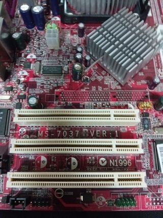 2 Placas Base PC MS-7037
