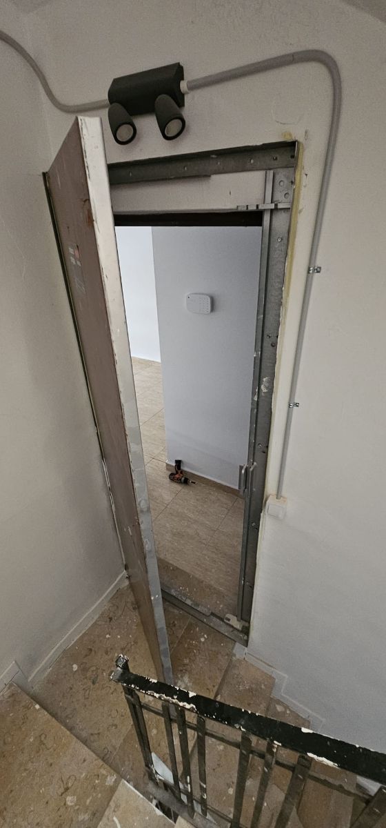 Puerta blindada antiocupación