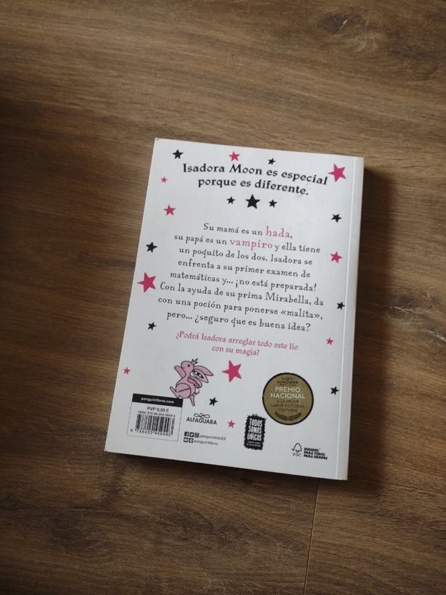 Isadora Moon 11 - Isadora Moon y la poción rosa: ¡Un libro mágico con purpurina en la cubierta!