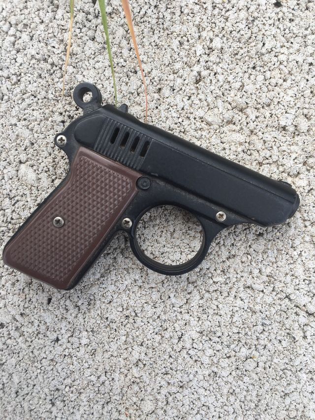 Mechero pistola antiguo no pone donde se fabrico