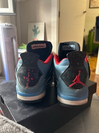 Jordan 4 Travis Scott 