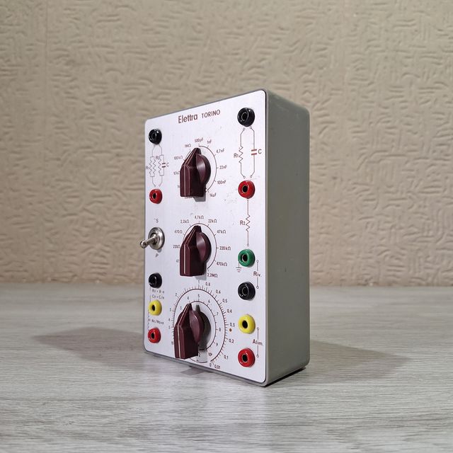 Elettra Torino: Provacircuiti Scuola Radio