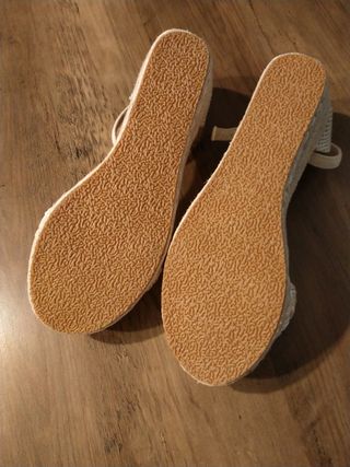 Sandalias Shela beige, talla 39