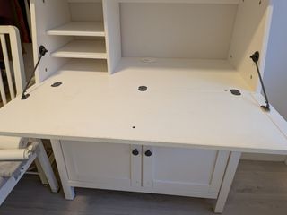 Secreter Hemnes  IKEA. 