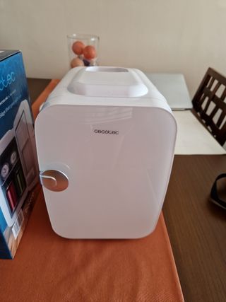 Mini nevera Cecotec 4L - Enfriador portátil.