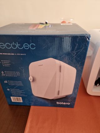Mini nevera Cecotec 4L - Enfriador portátil.