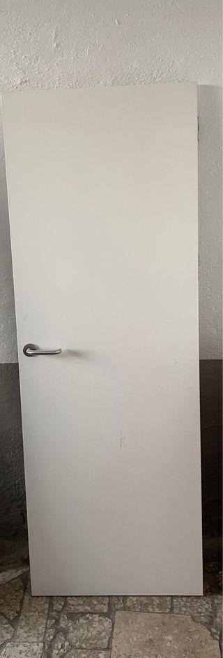 Puerta madera blanca lisa