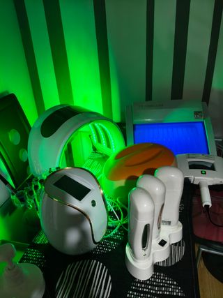 Equipos estética: lámpara UV, cera, etc.