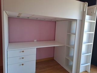 Litera blanca con escritorio
Ikea SMÂSTAD