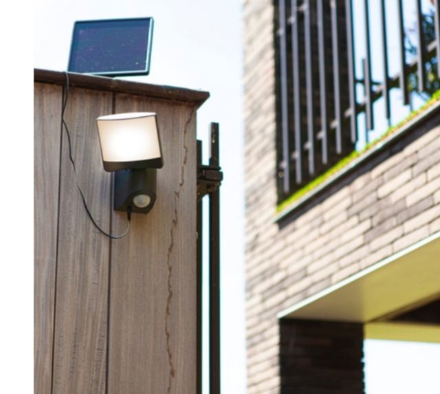 Foco solar con detector de movimiento