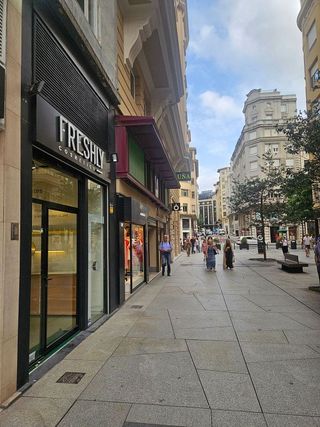 Local comercial en alquiler en Centro - Ayuntamiento en Santander