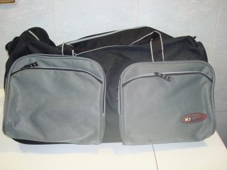 Muchas maletas/mochilas infantiles y de adulto