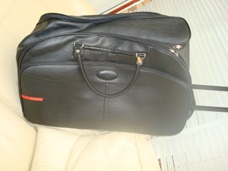 Muchas maletas/mochilas infantiles y de adulto