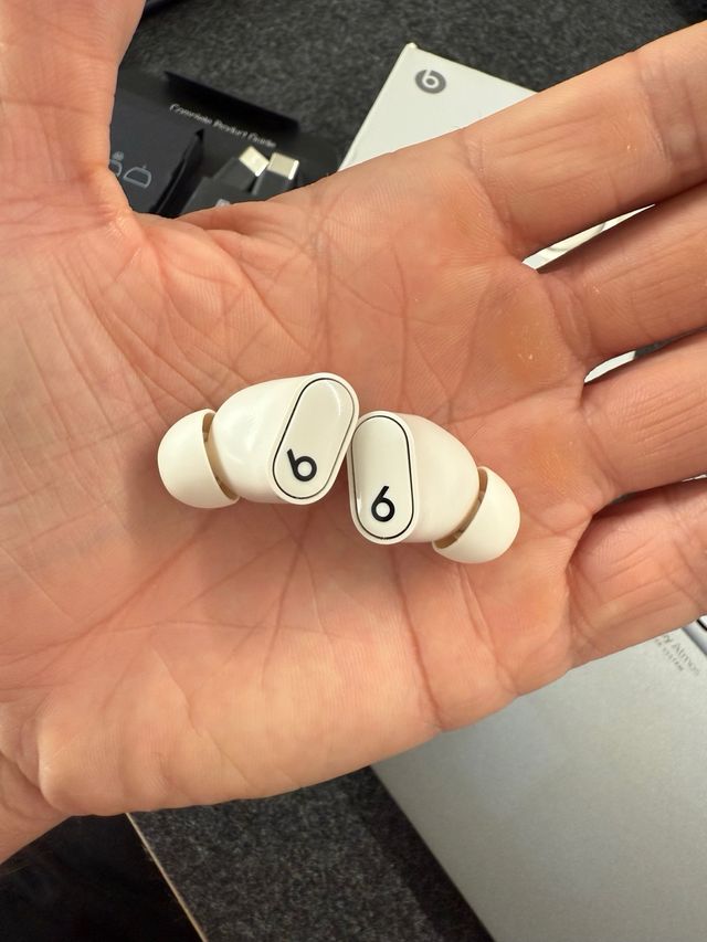 Beats Studio Buds+ Beige - Como nuevos