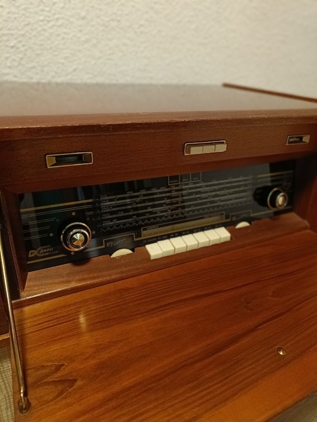 Radio tocadiscos Philips FX715A --Vintage años 60